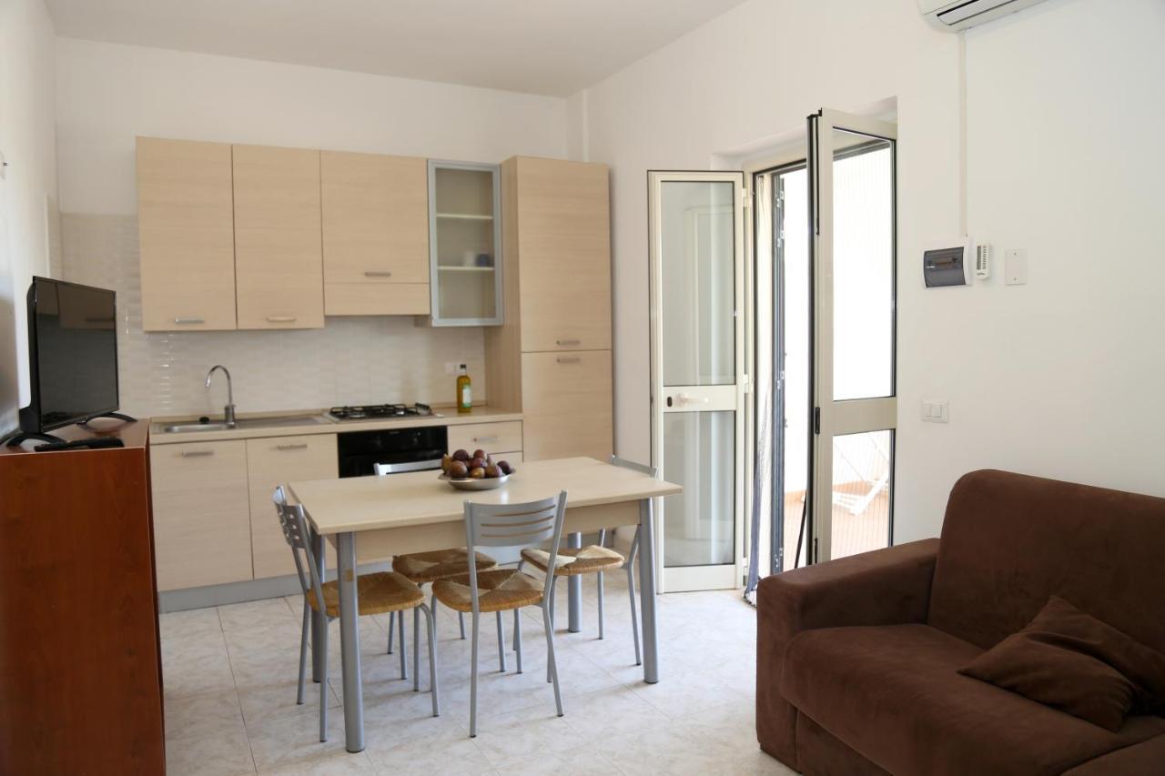 Annaluce Apartments Vieste Buitenkant foto