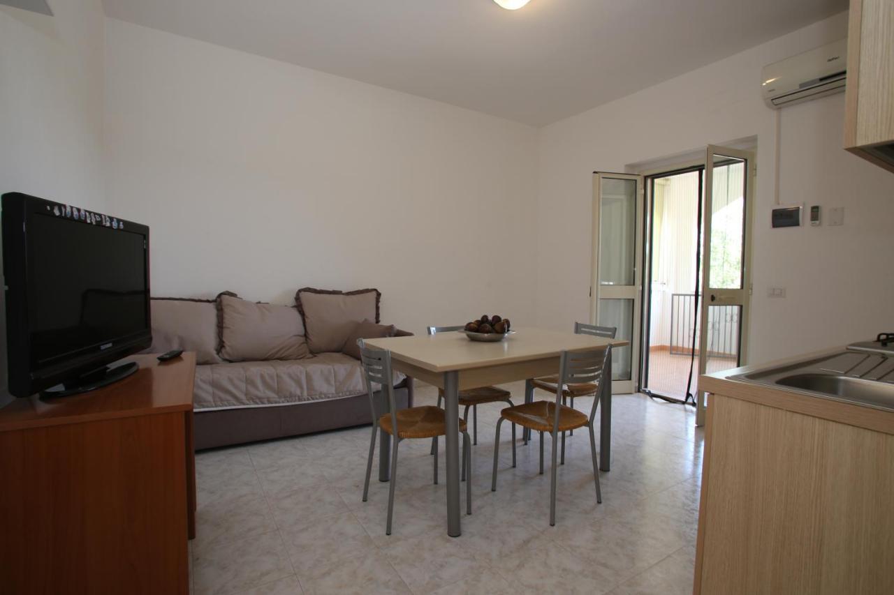 Annaluce Apartments Vieste Buitenkant foto
